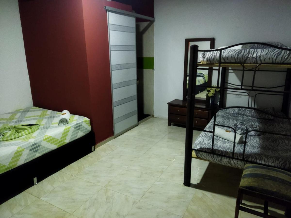 Hostal Sarita Villavieja Extérieur photo